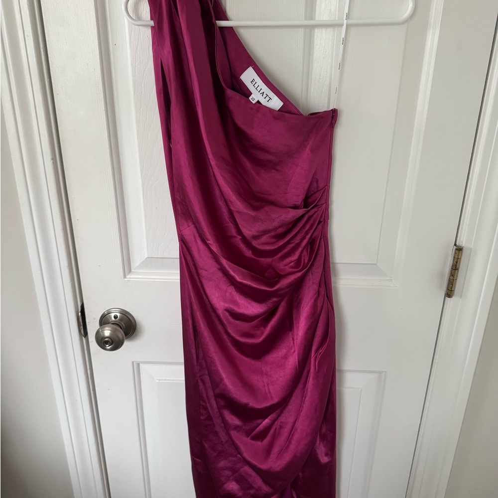 NWT XS Elliatt Deep Berry One-Shoulder Dress